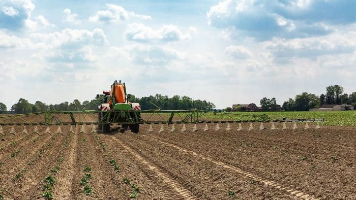 Le guide du pulvérisateur agricole : bien choisir et comparer