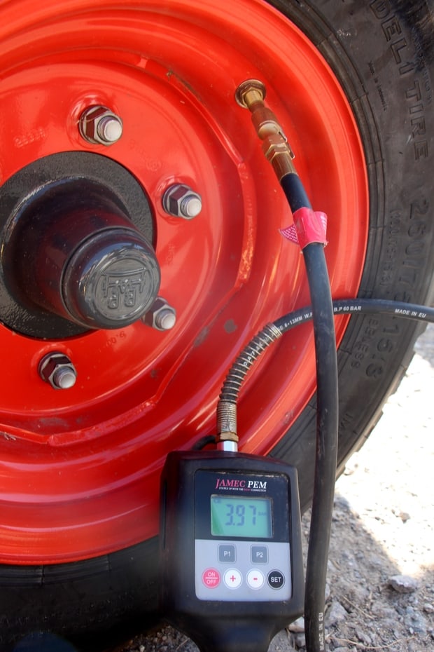 Un gonfleur automatique pour ajuster la pression des pneus - Entraid