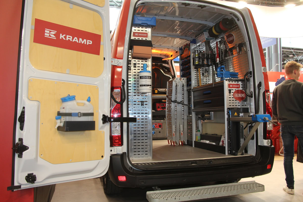 camion atelier Kramp à Intermat