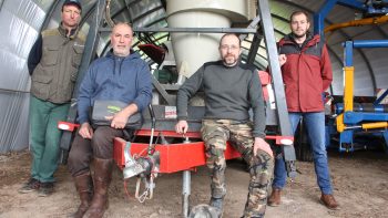 Avec son trieur, la cuma veille aux grains