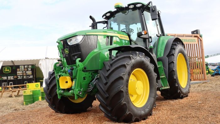 John Deere 6M