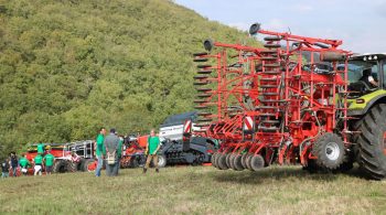 Aveyron : démonstration de semoirs de semis direct