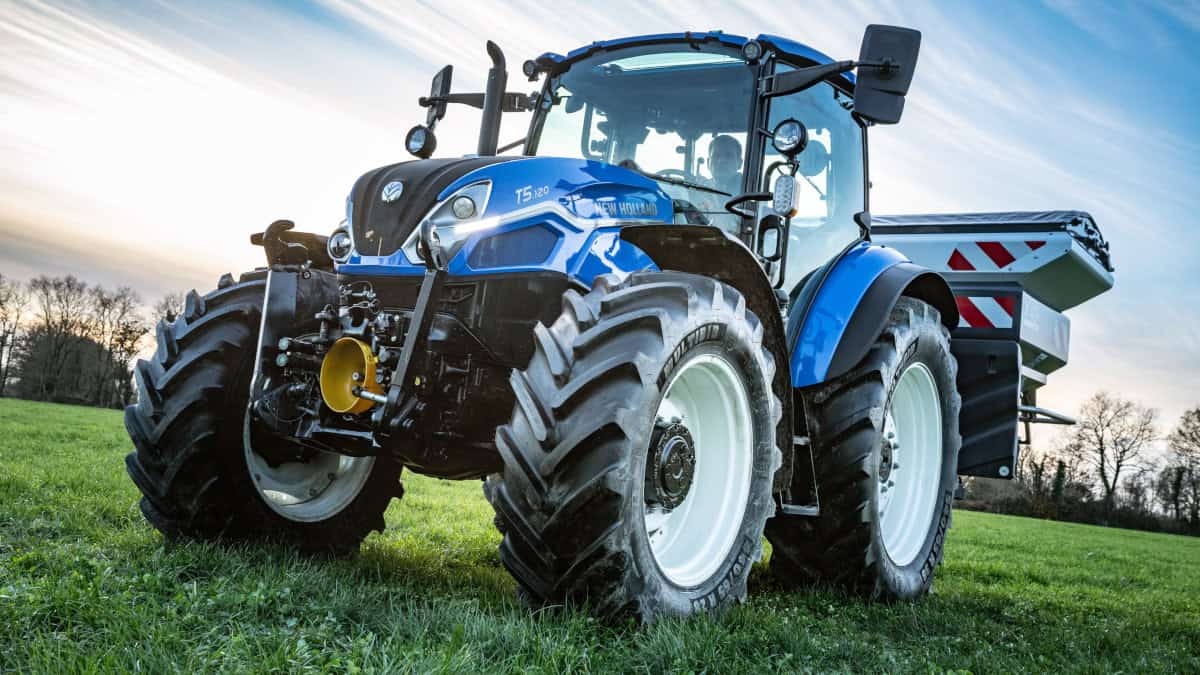 Nouveau style pour le tracteur T5 Dual Command de New Holland.