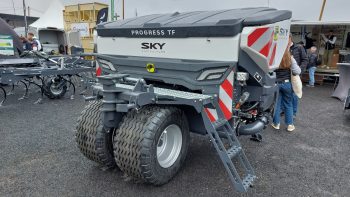 Trémies frontales pour Sky Agriculture : jamais 3 sans 4 !