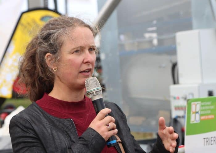 Florine Guelet trieur à la ferme