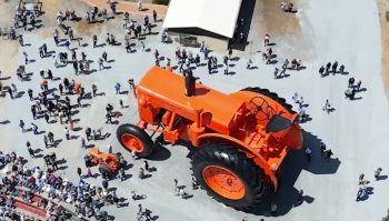 Le plus gros tracteur du monde est en Australie!