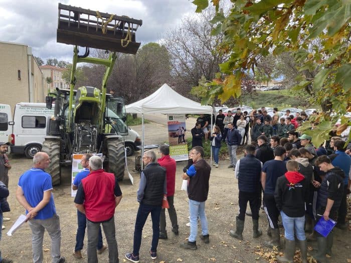 Le banc moteur pour mieux connaitre son tracteur au cours de la journée technique.