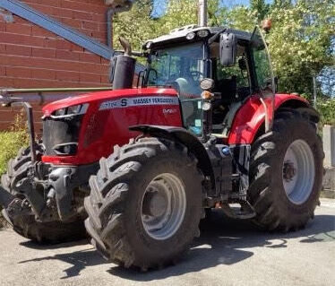 nouveau tracteur cuma Sainte-Suzanne Ariège