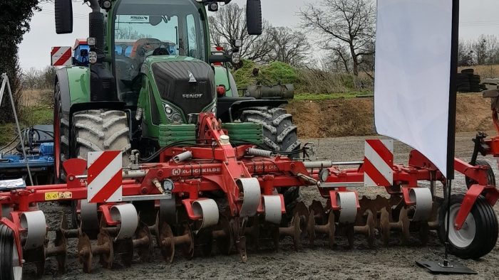 Le tracteur de cuma était présent à la porte ouverte