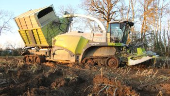 Champs inaccessibles ? Pas pour la Claas Jaguar 990 XShuttle TT !