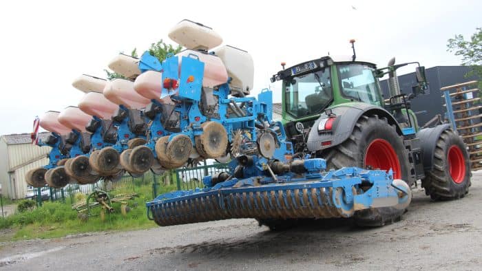 Combiné de semis prêt au départ