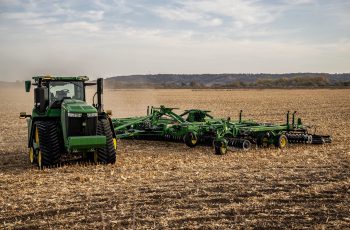 CES 2025 : John Deere dévoile ses tracteurs autonomes et électrique