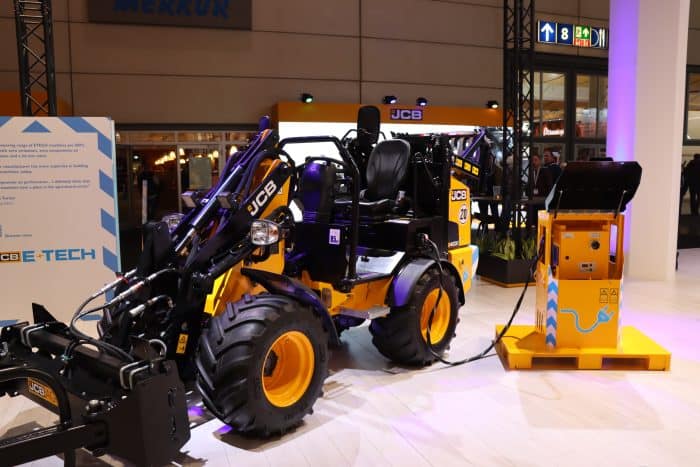 Une batterie de 20 kWh pour la chargeuse électrique JCB 403 E