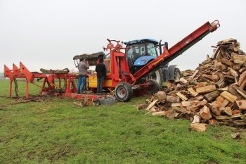 « Notre combiné scieur-fendeur est efficace et facile à utiliser »