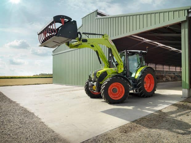 Une gamme polyculture élevage avec les tracteurs Claas Axos 3